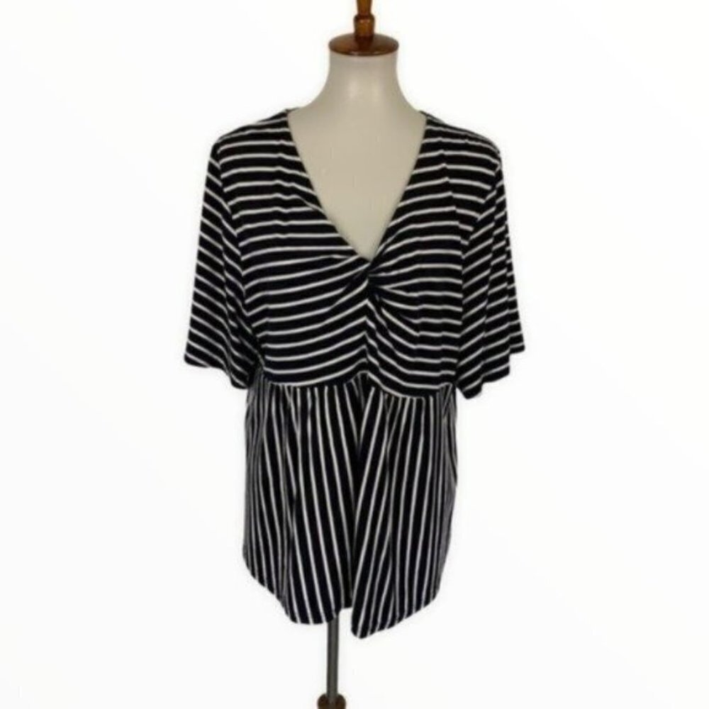 Suzanne Betro Top 2X Striped Short Sleeve Blue‎ White